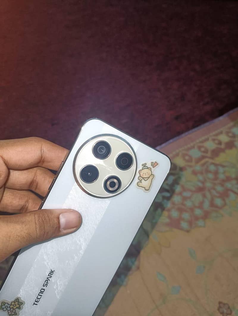 Tecno SPARK 30 Pro 3