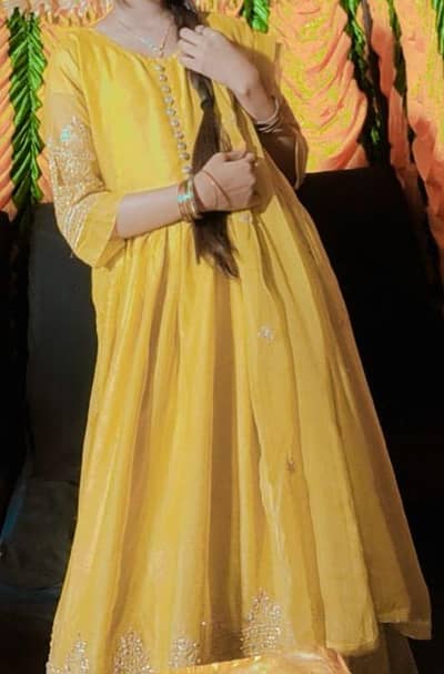 mehendi mayonn dress available