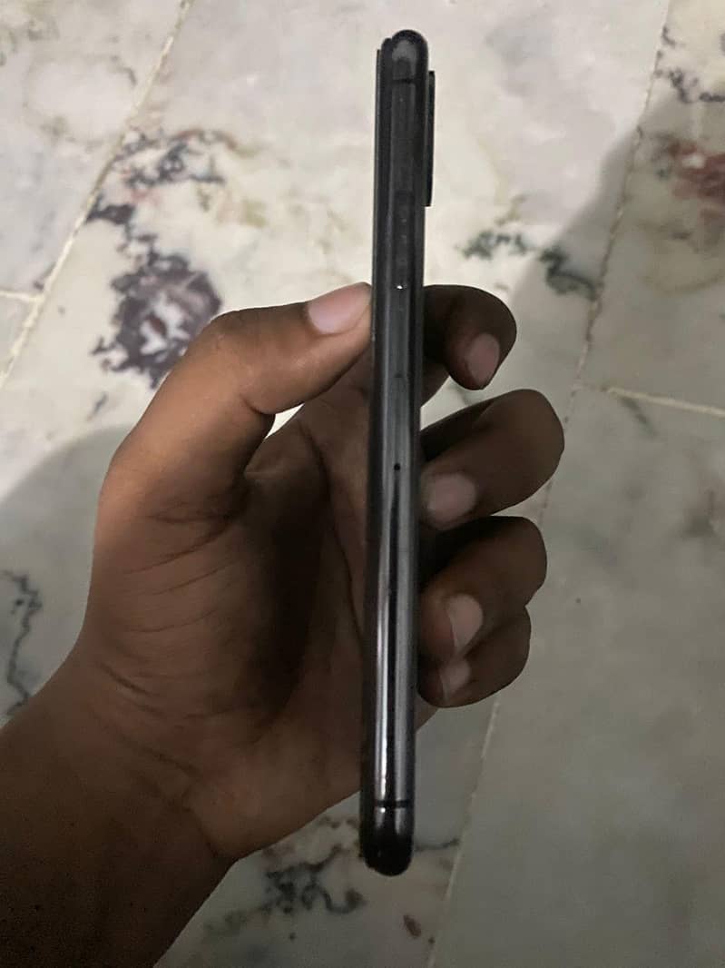 Apple iPhone X 0