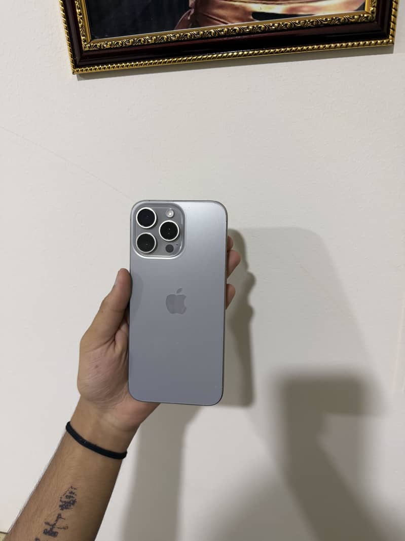Apple iPhone 15 Pro Max 0