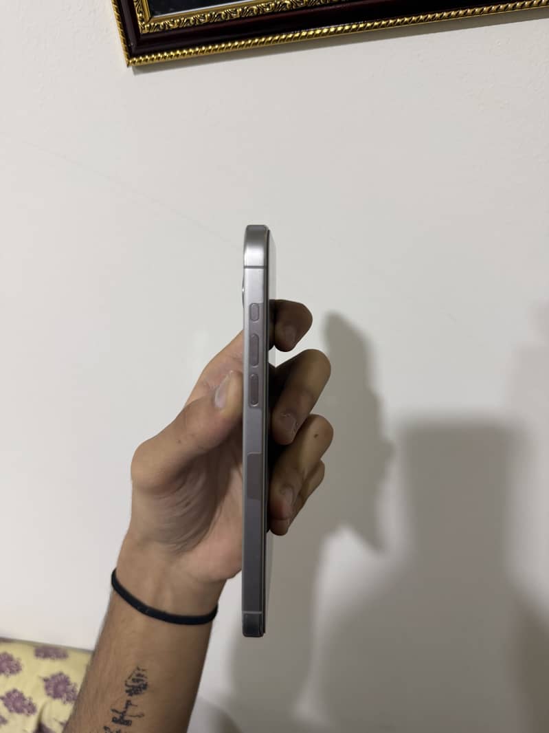 Apple iPhone 15 Pro Max 1