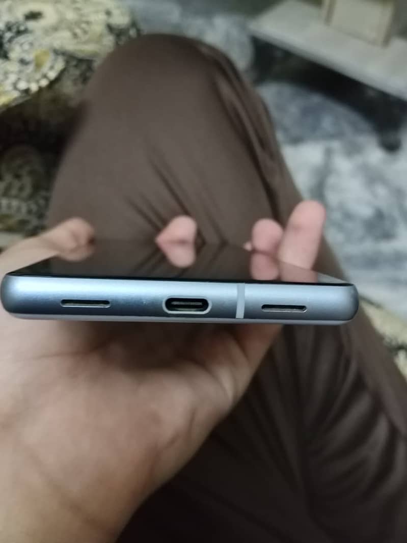 Google Pixel 7a 5