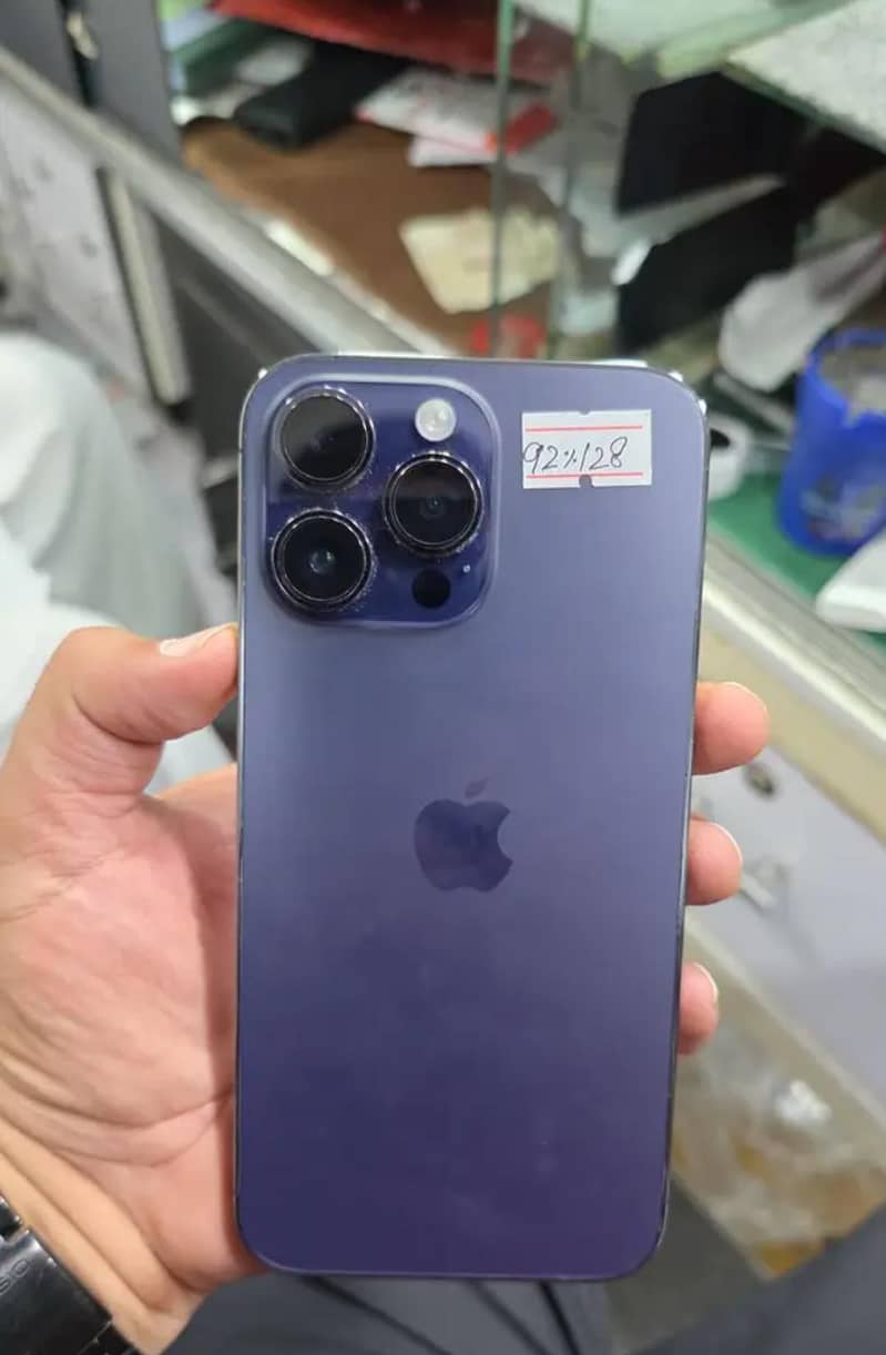 Apple iPhone 14 Pro Max 1