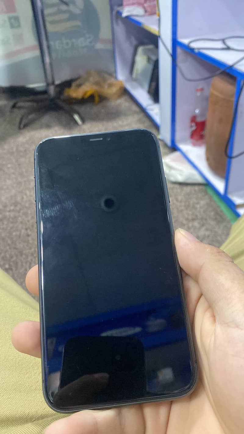 Apple iPhone 11 0