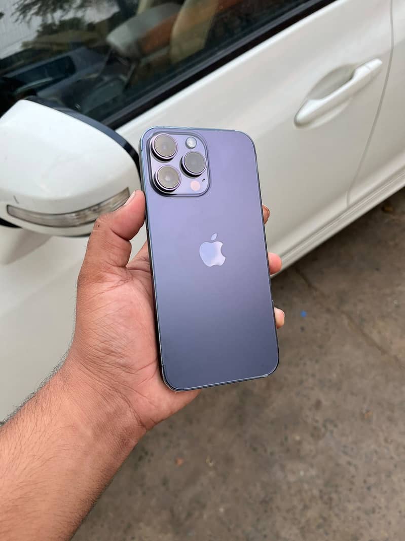 Apple iPhone 14 Pro Max 1