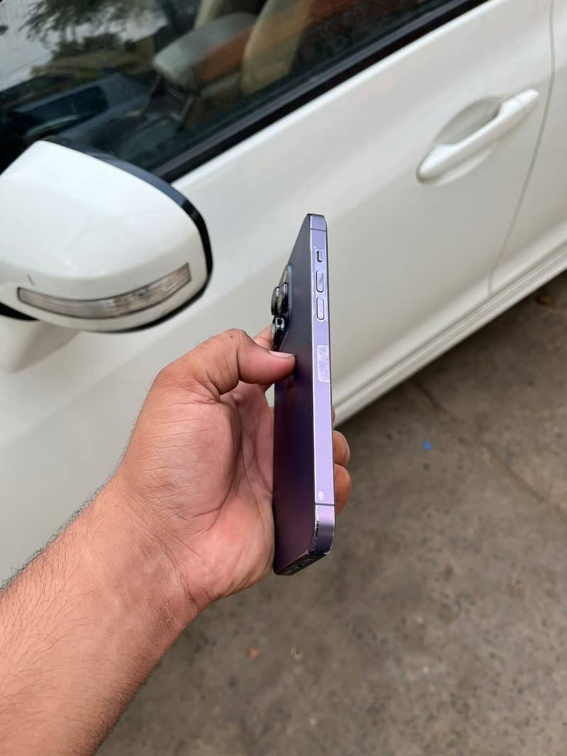 Apple iPhone 14 Pro Max 4