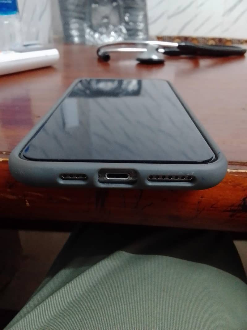 Apple iPhone 11 Pro Max 0