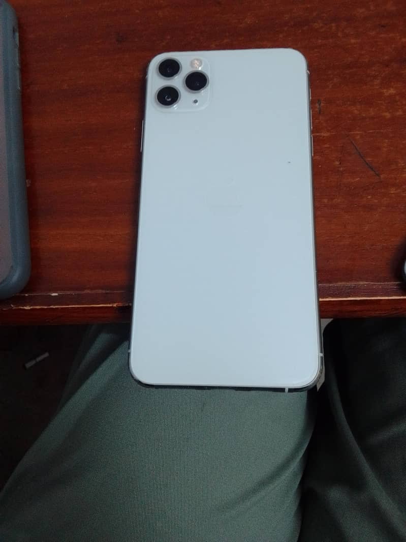 Apple iPhone 11 Pro Max 1