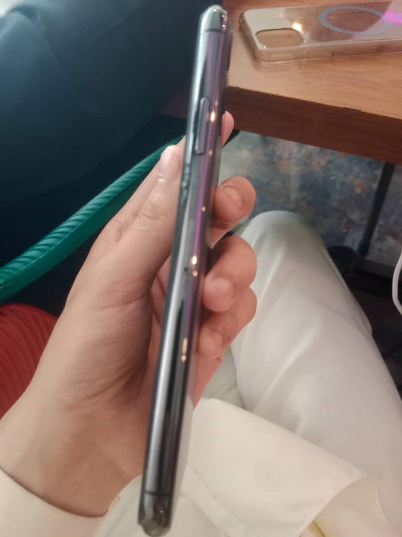 Apple iPhone 11 Pro Max 0