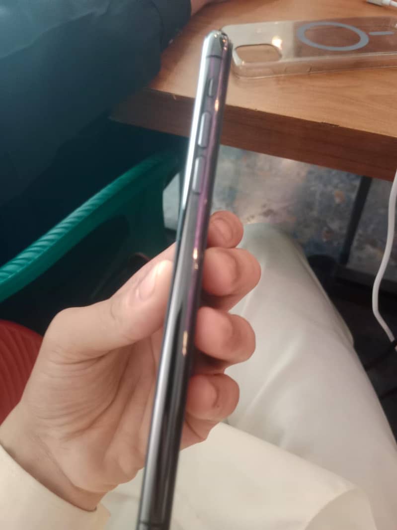 Apple iPhone 11 Pro Max 3
