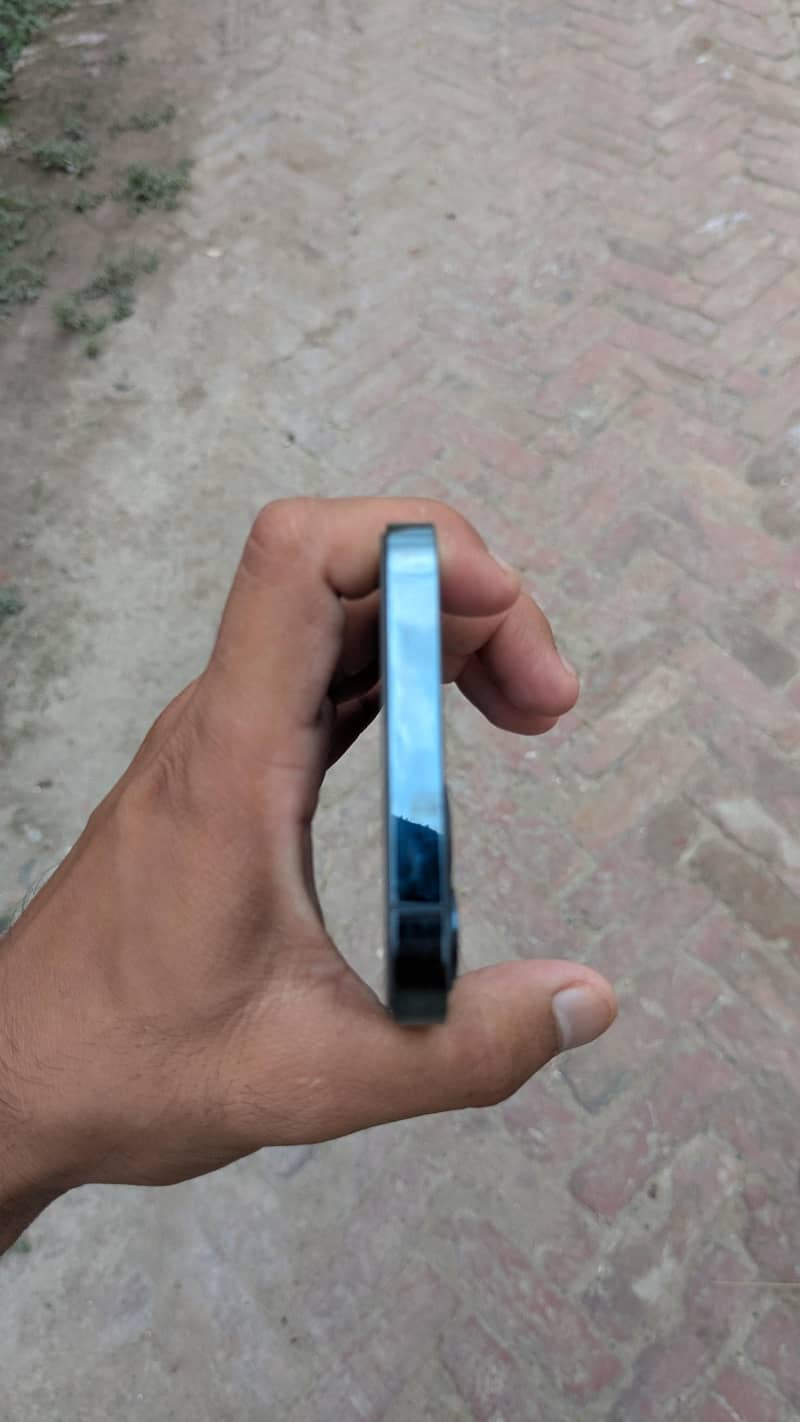 iphone 12 pro 2
