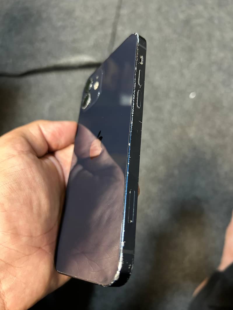 Apple iPhone 12 3