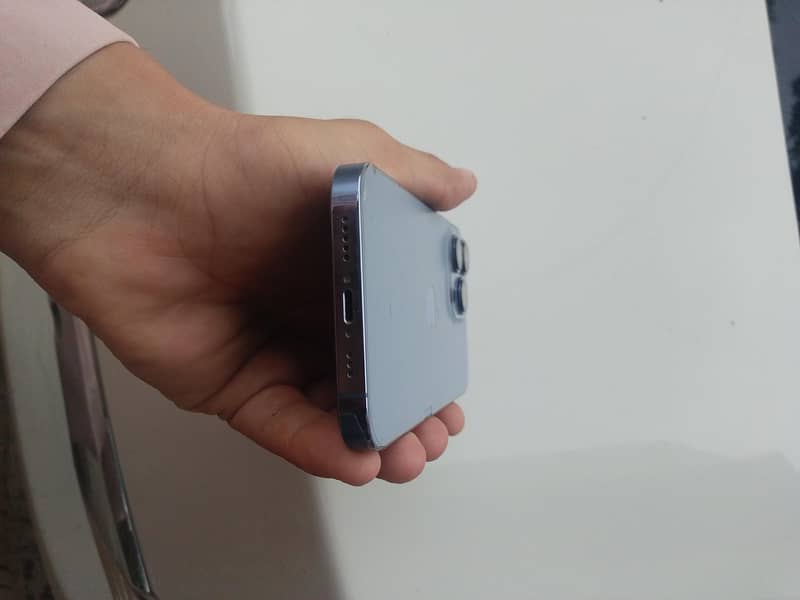 Apple iPhone 13 Pro 2
