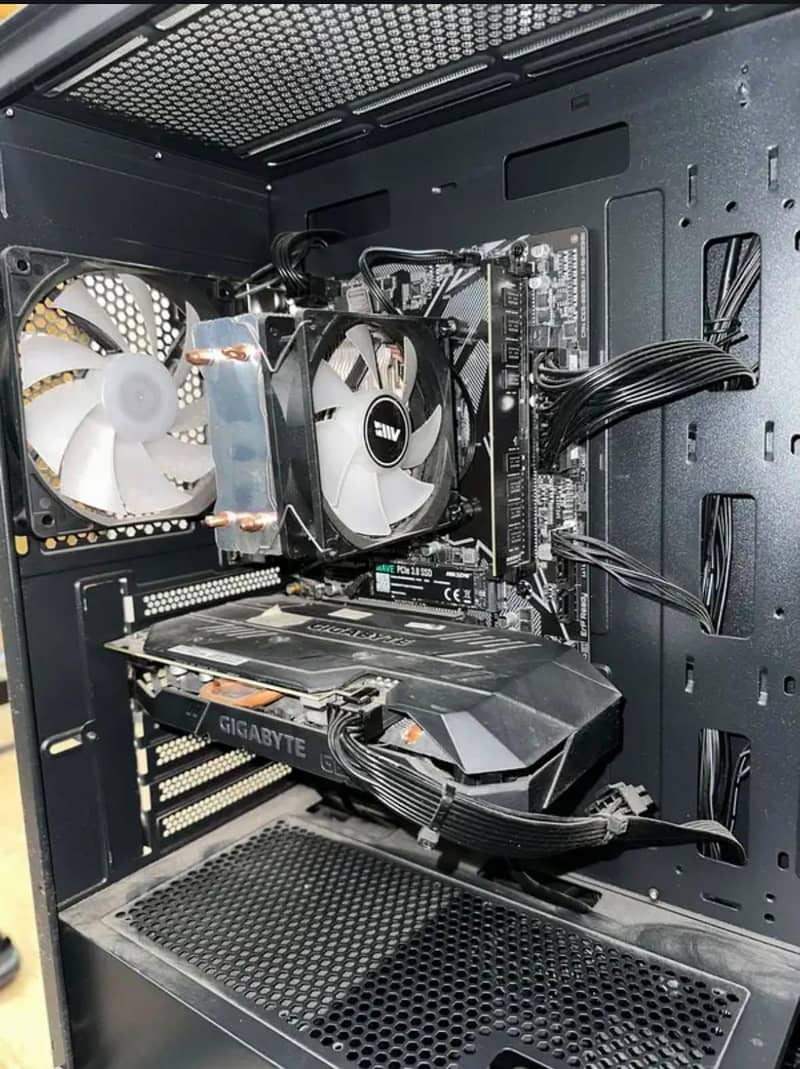 FAST GAMING PC SETUP! 7