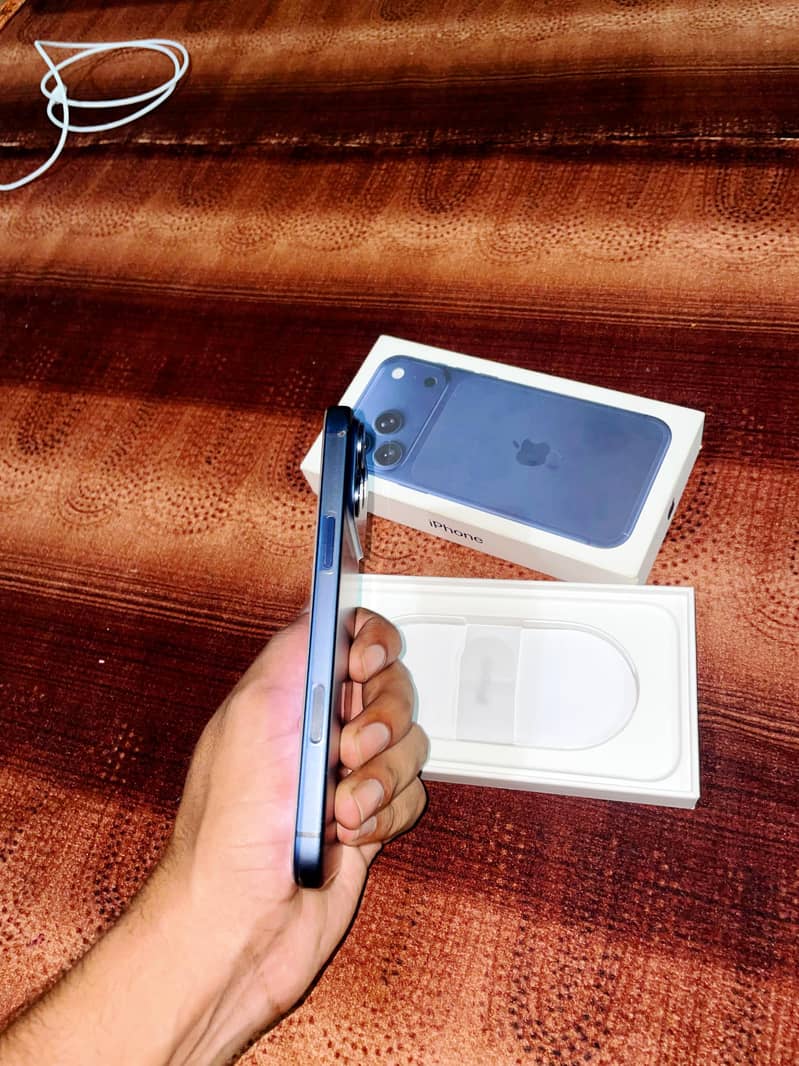 Apple iPhone 17 Pro Max 0