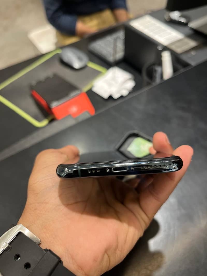 Apple iPhone 11 Pro 5