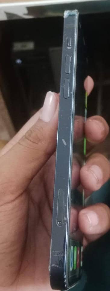 Apple iPhone 12 2