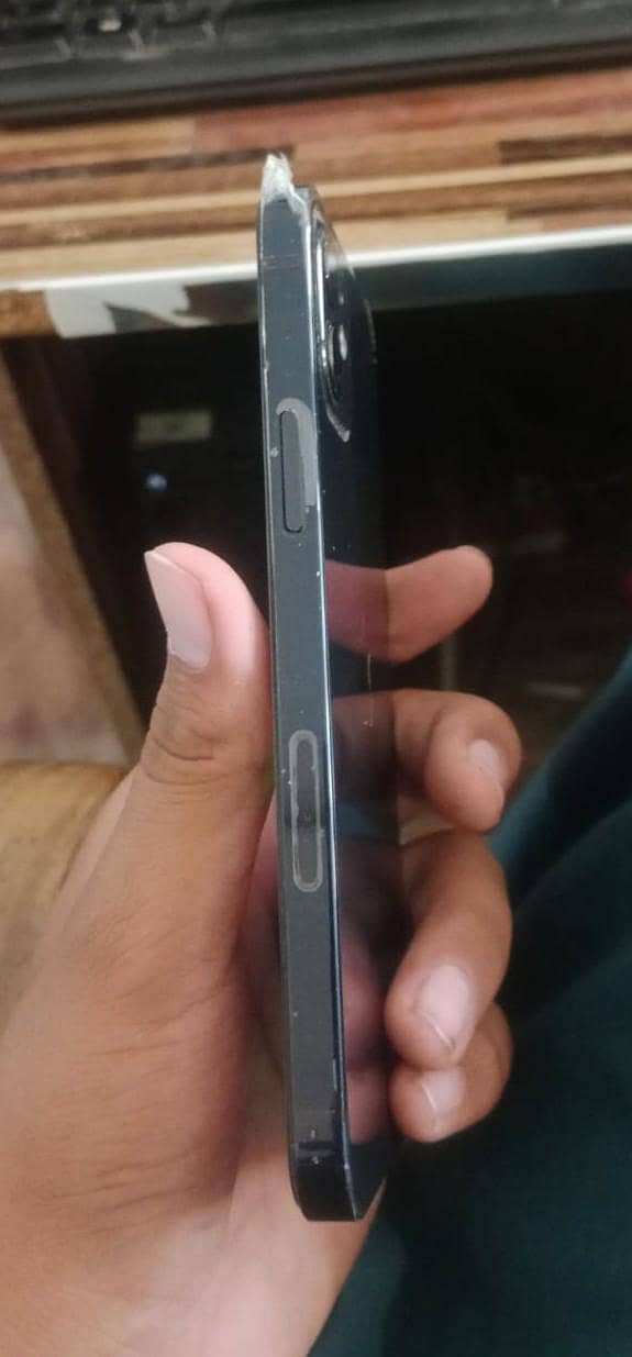Apple iPhone 12 3