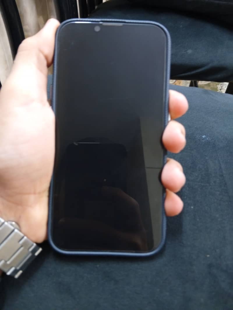 Apple iPhone 13 2