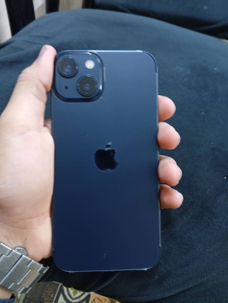 Apple iPhone 13 4