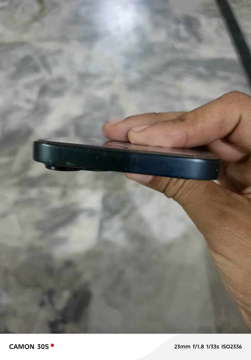 Apple iPhone 13 2