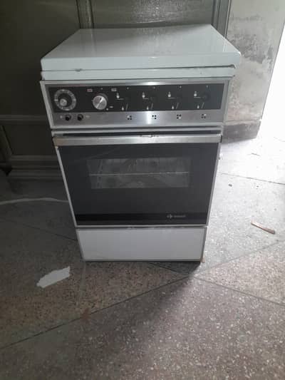 Gas and electric stove with baking oven