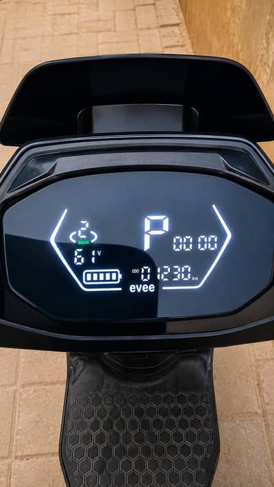 evee mito plus electric Scooty