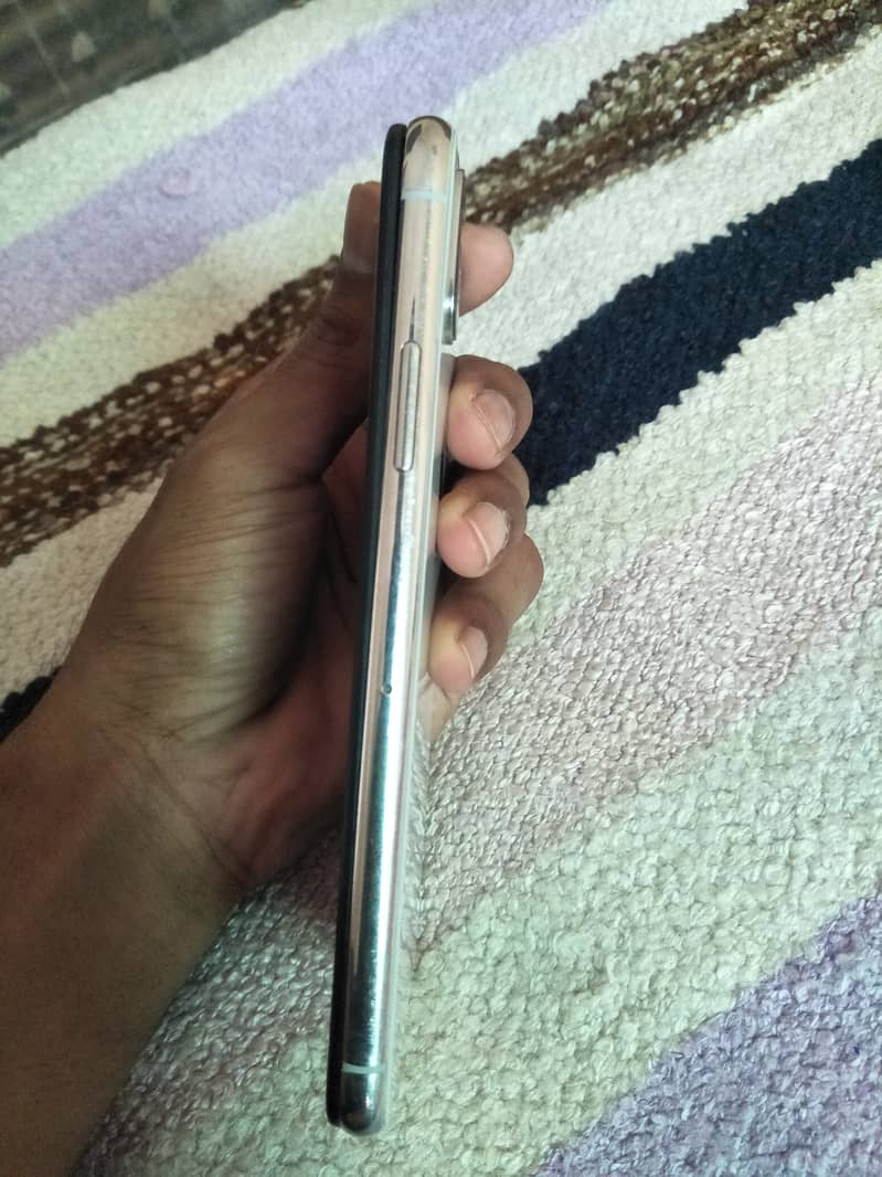 Apple iPhone X 2
