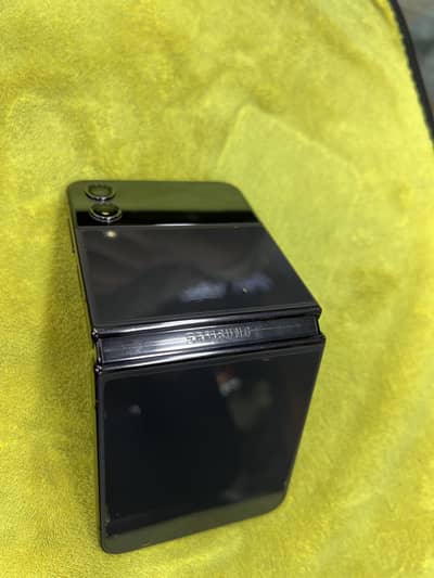 Samsung Mobile Z Flip 4