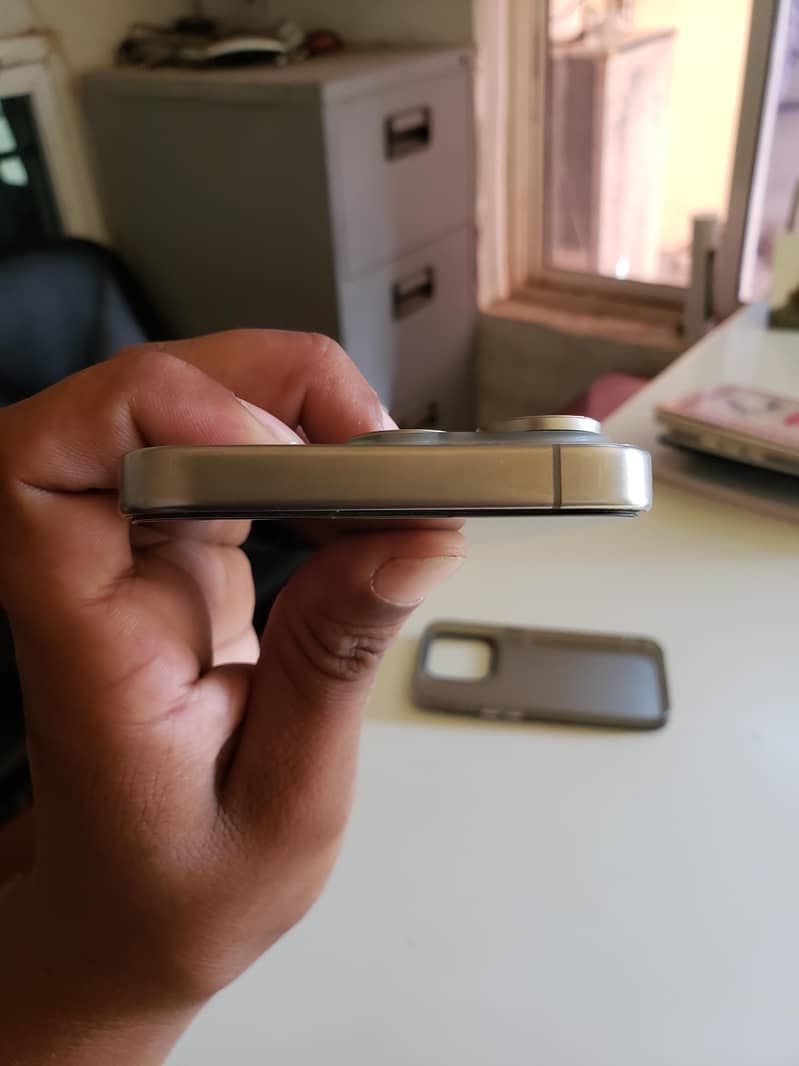 Apple iPhone 15 Pro 6