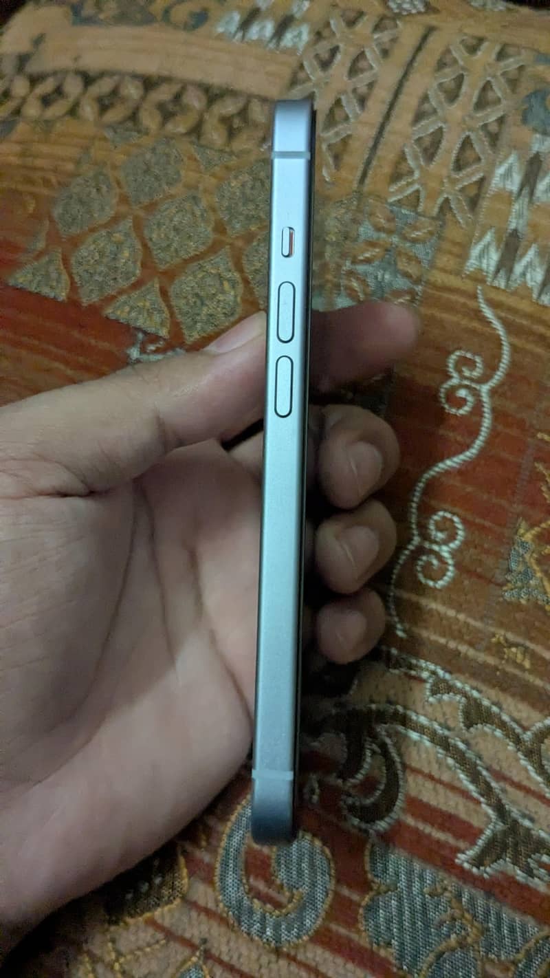 Apple iPhone 12 3