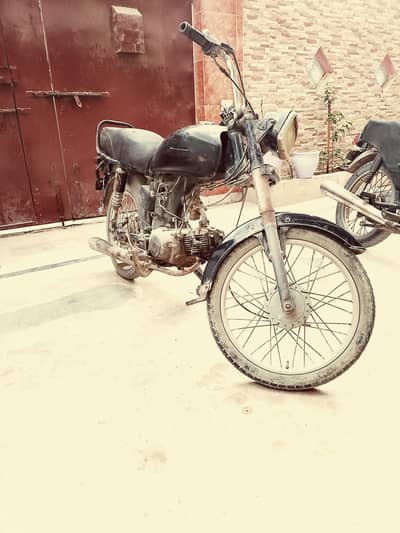 super power 70 bike new back light genian bike Rs:60,000