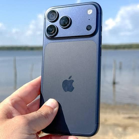 Apple iPhone 17 pro max 0