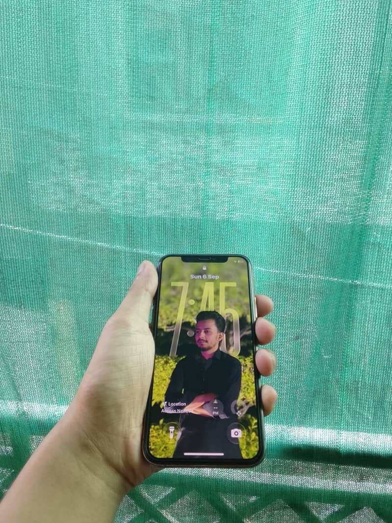 Apple iPhone 11 Pro 1