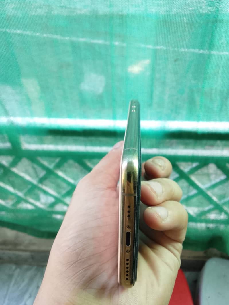 Apple iPhone 11 Pro 2
