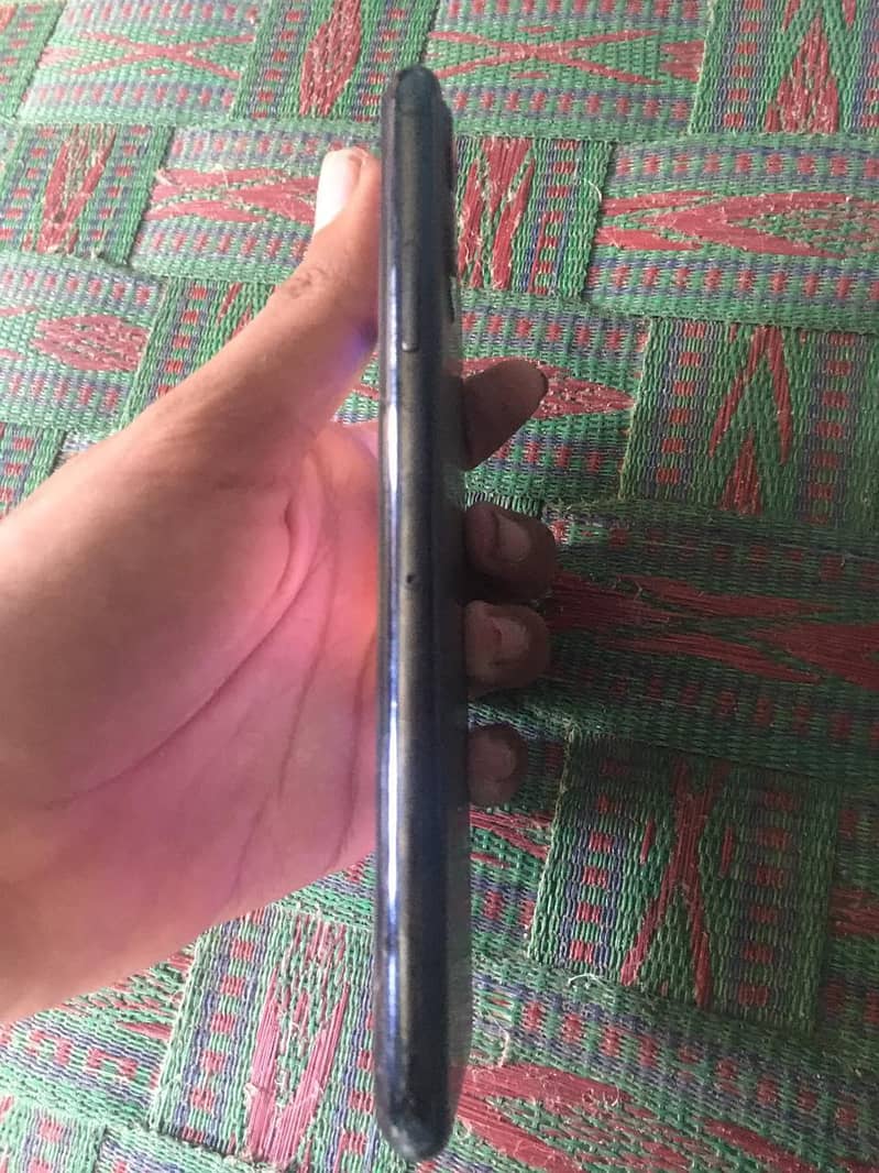 Apple iPhone 11 Pro 2