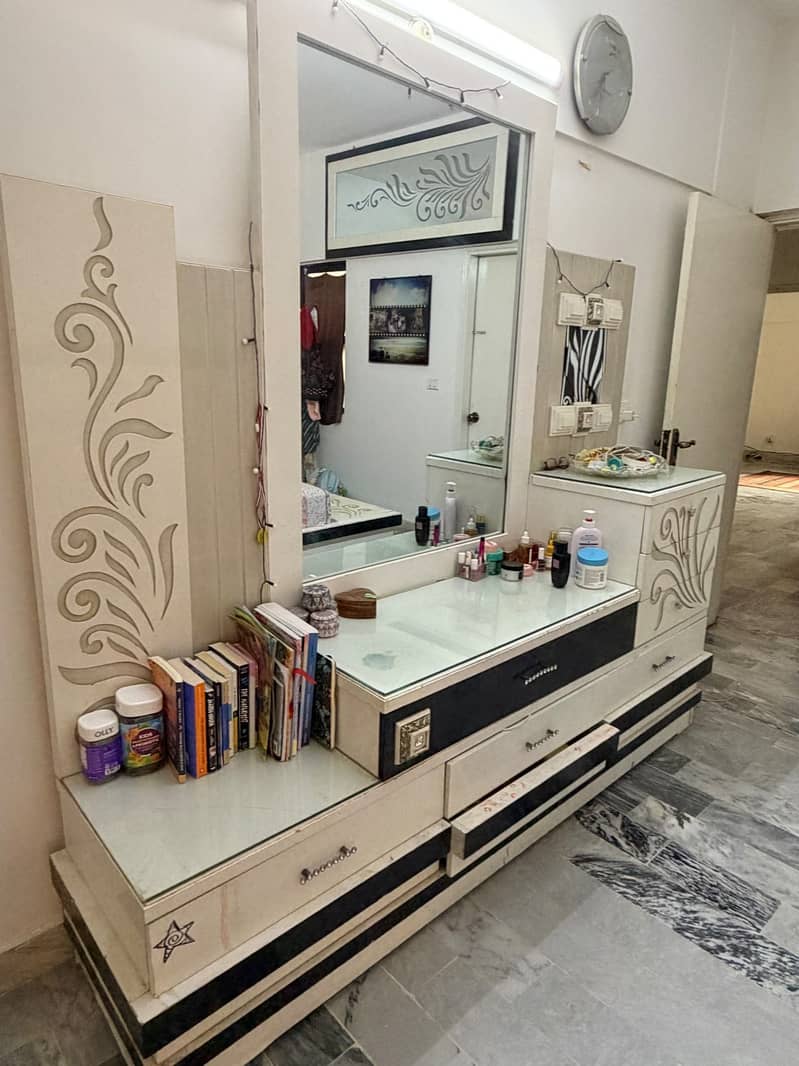 Luxury Bed and Dressing Table 2