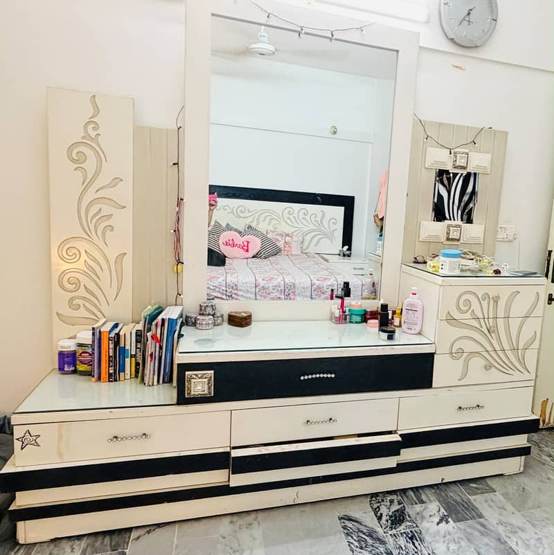 Luxury Bed and Dressing Table 3