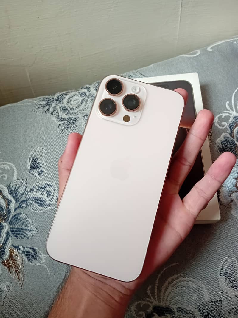 Apple iPhone 16 Pro Max 2