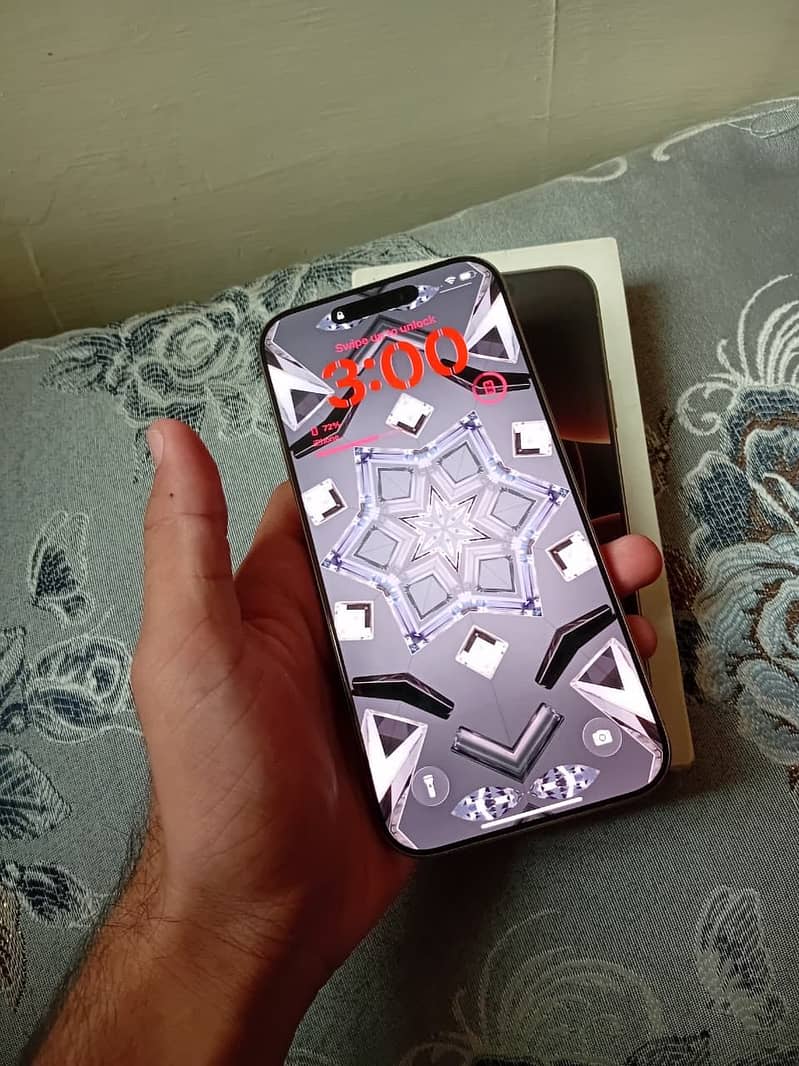 Apple iPhone 16 Pro Max 4