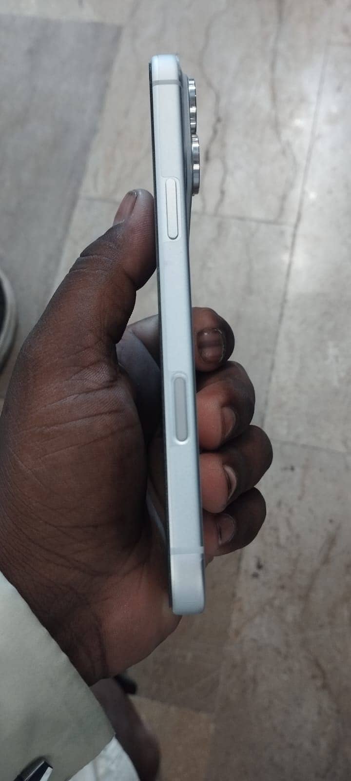Apple iPhone 17 Pro Max 2