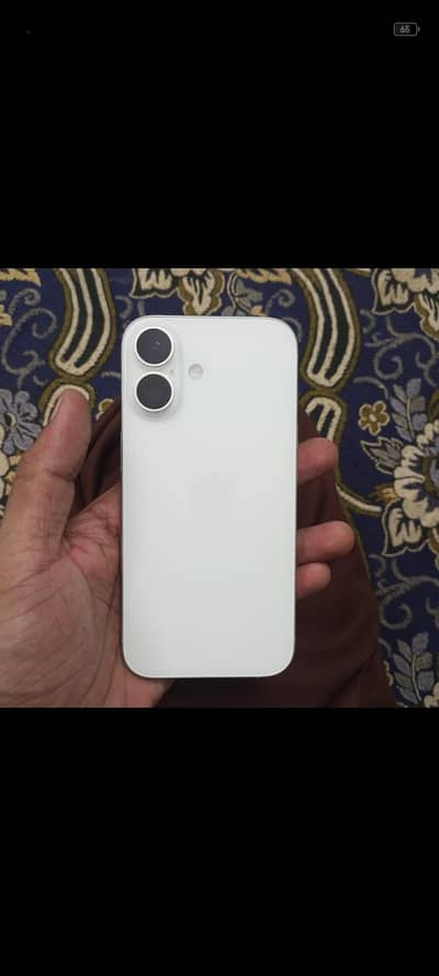 Apple iPhone 16