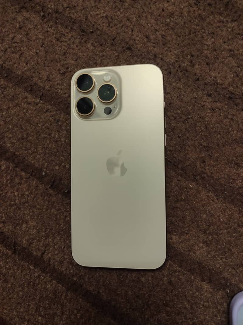 Apple iPhone 16 Pro Max 0
