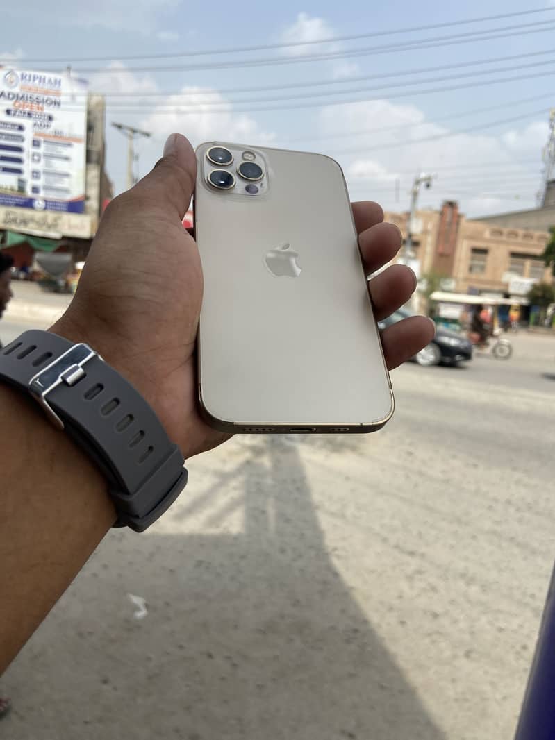 Apple iPhone 12 Pro 8