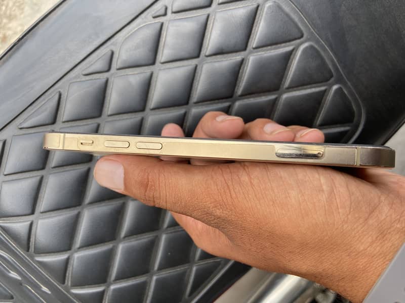 Apple iPhone 12 Pro 9