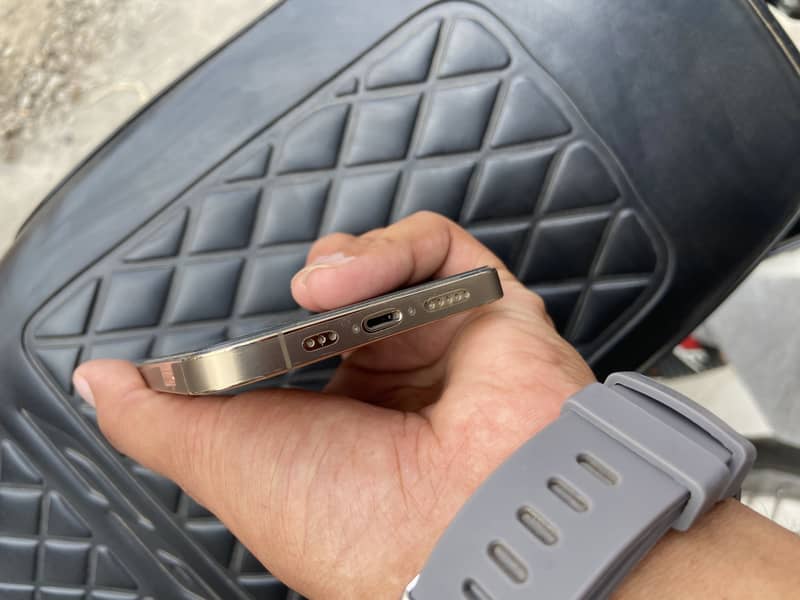 Apple iPhone 12 Pro 12
