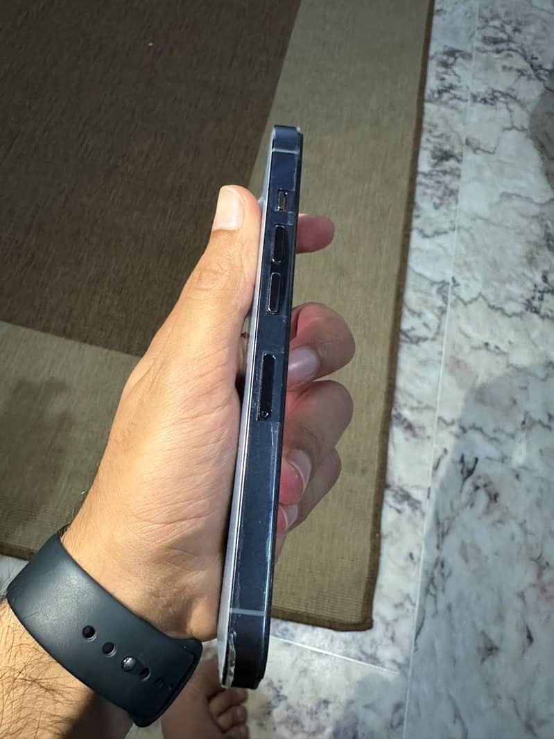 Apple iPhone 13 Pro 3