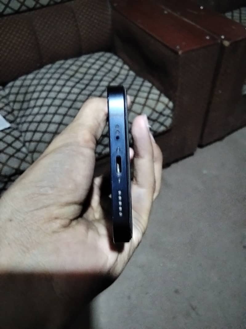 Apple iPhone 12 1