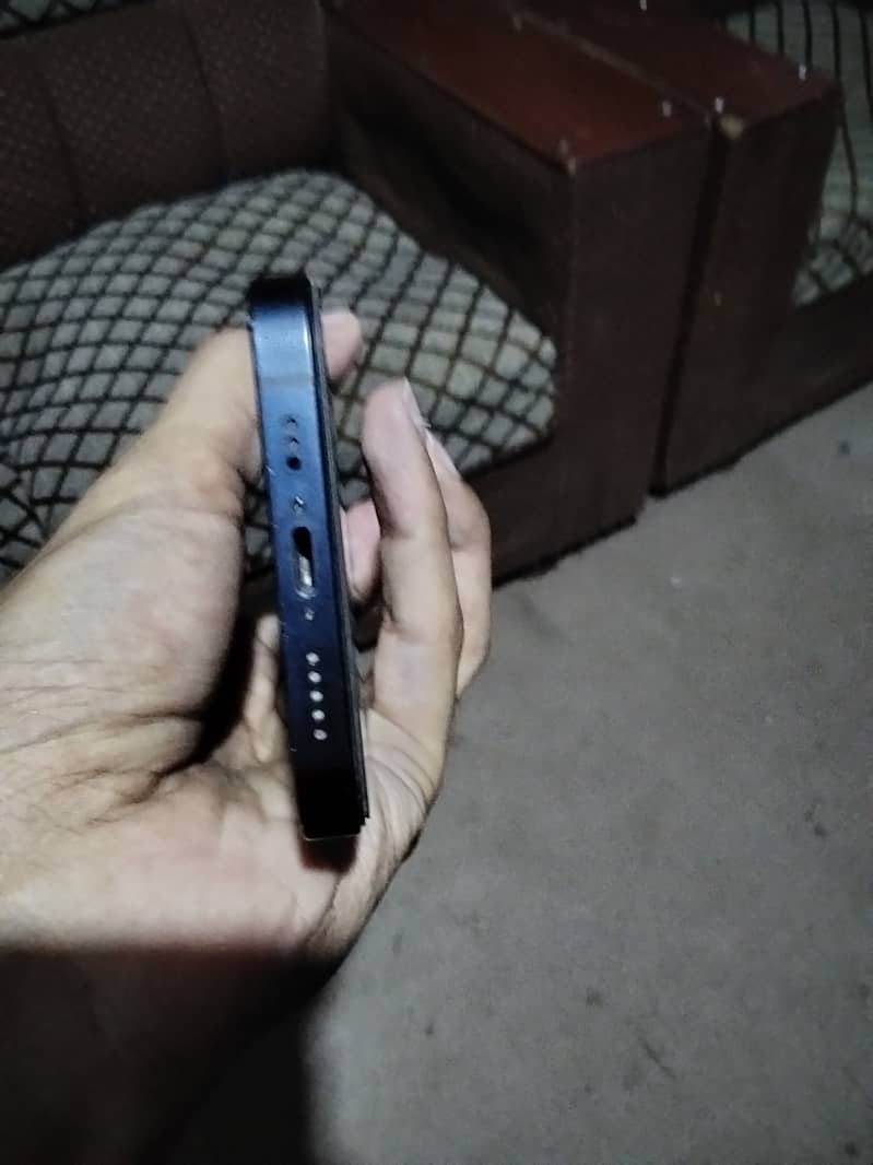 Apple iPhone 12 8