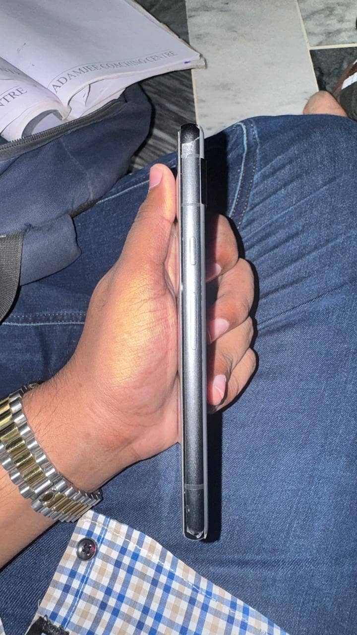 Google Pixel 7a 2